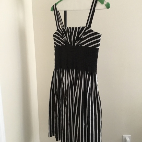 White House Black Market dress size 2 - Picture 3 of 5